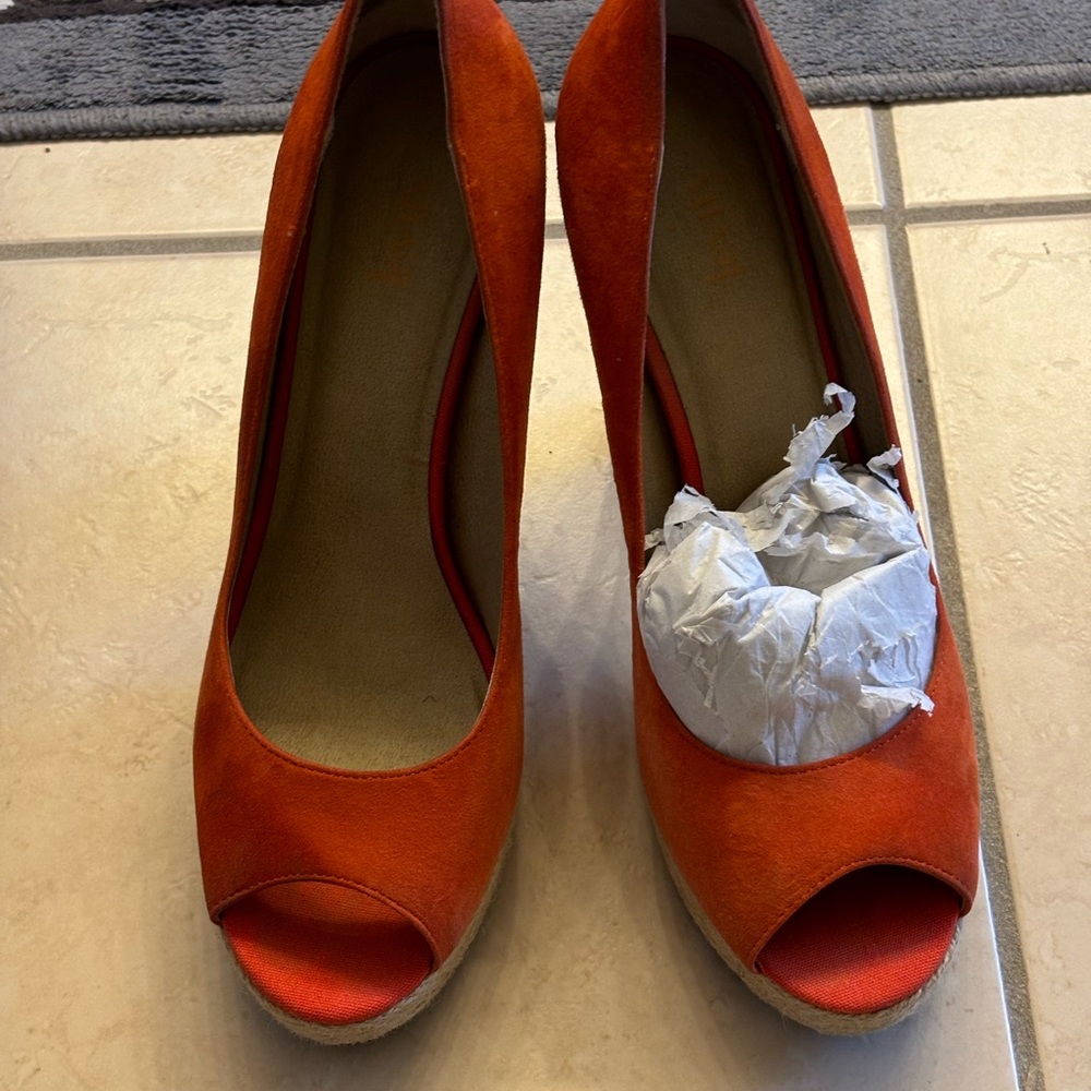 Levity peep toe SZ 9.5